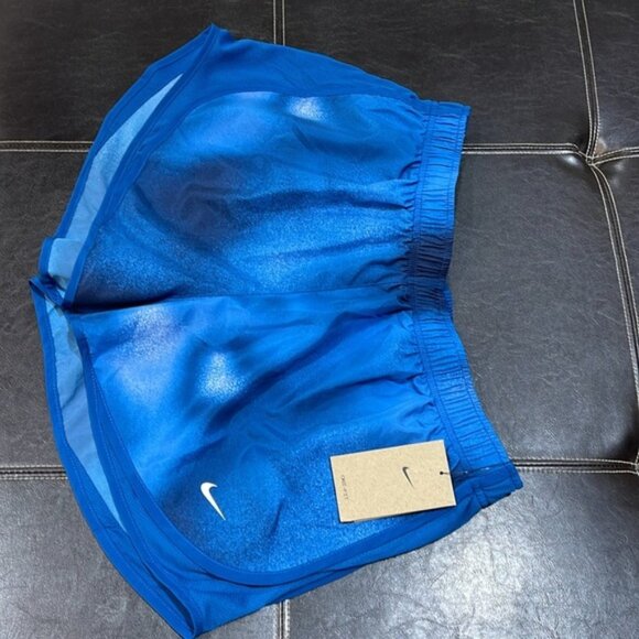 Nike Women's Dri-FIT Tempo Printed Running Shorts - Picture 7 of 14